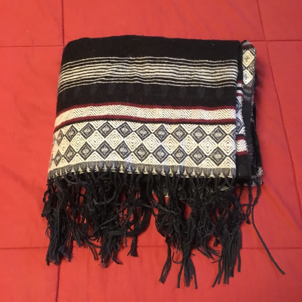 Large knit, gray detail poncho/wrap